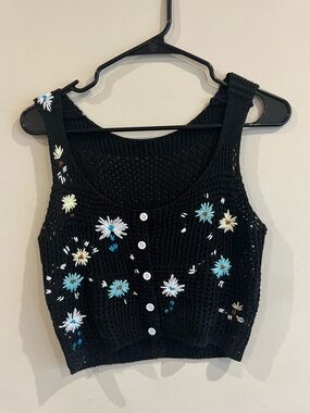 Black Cropped Knit Tank with Embroidered Flowers